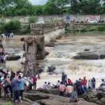 पुणे पुल हादसा: इंद्रायणी नदी पर बना पुल गिरा, कई पर्यटक बहे, दो की मौत; रेस्क्यू ऑपरेशन जारी